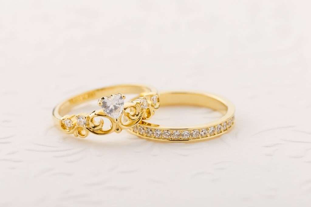 Two yellow gold rings