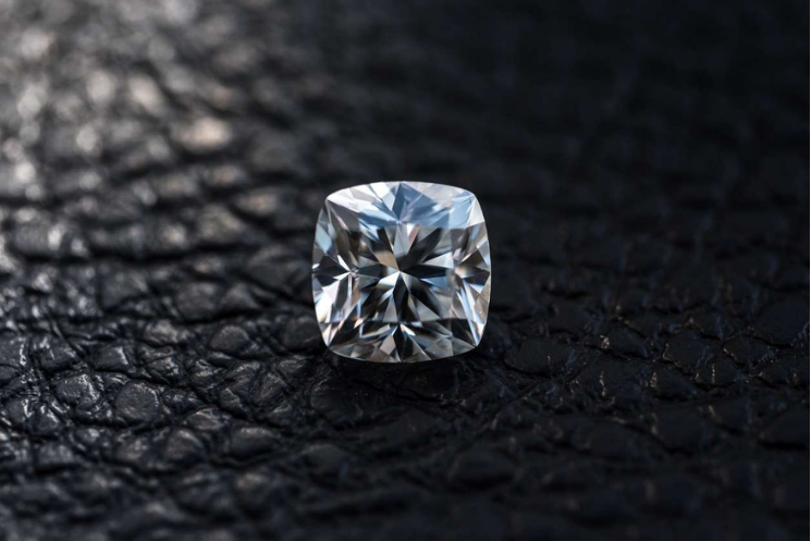 Diamond on a leather flat surfaced